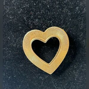Vintage Goldtone Heart Shaped Brooch Excellent Preloved Condition